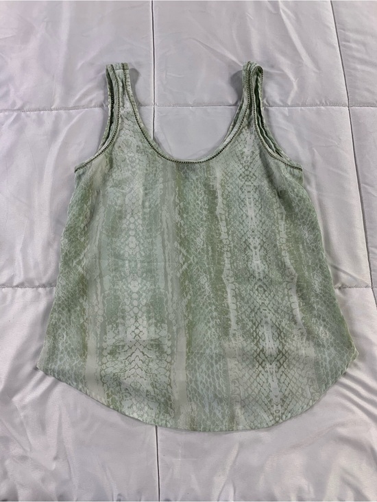 Dynamite Tops - Pre loved DYNAMITE shirt womens size S